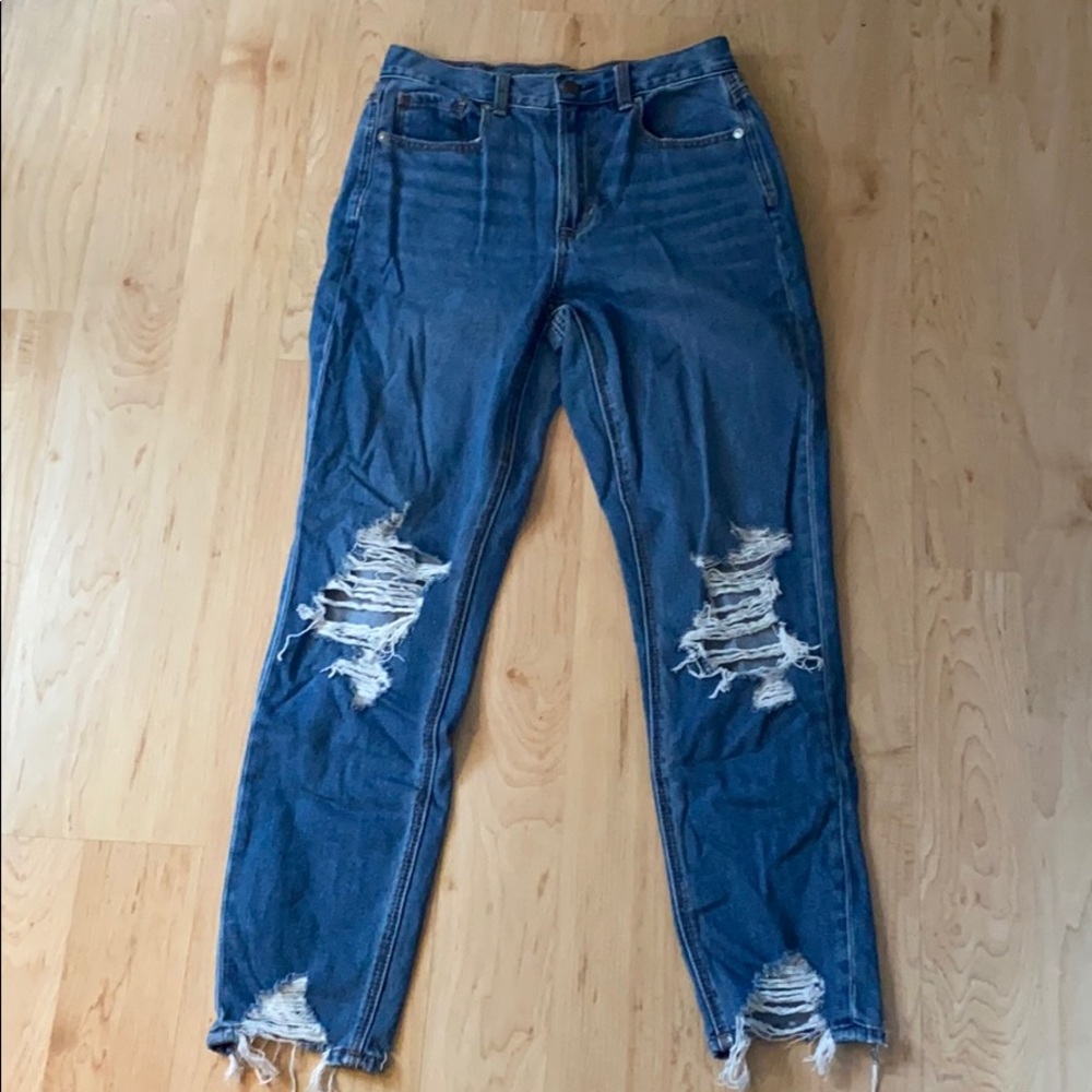 American eagle ripped mom jeans